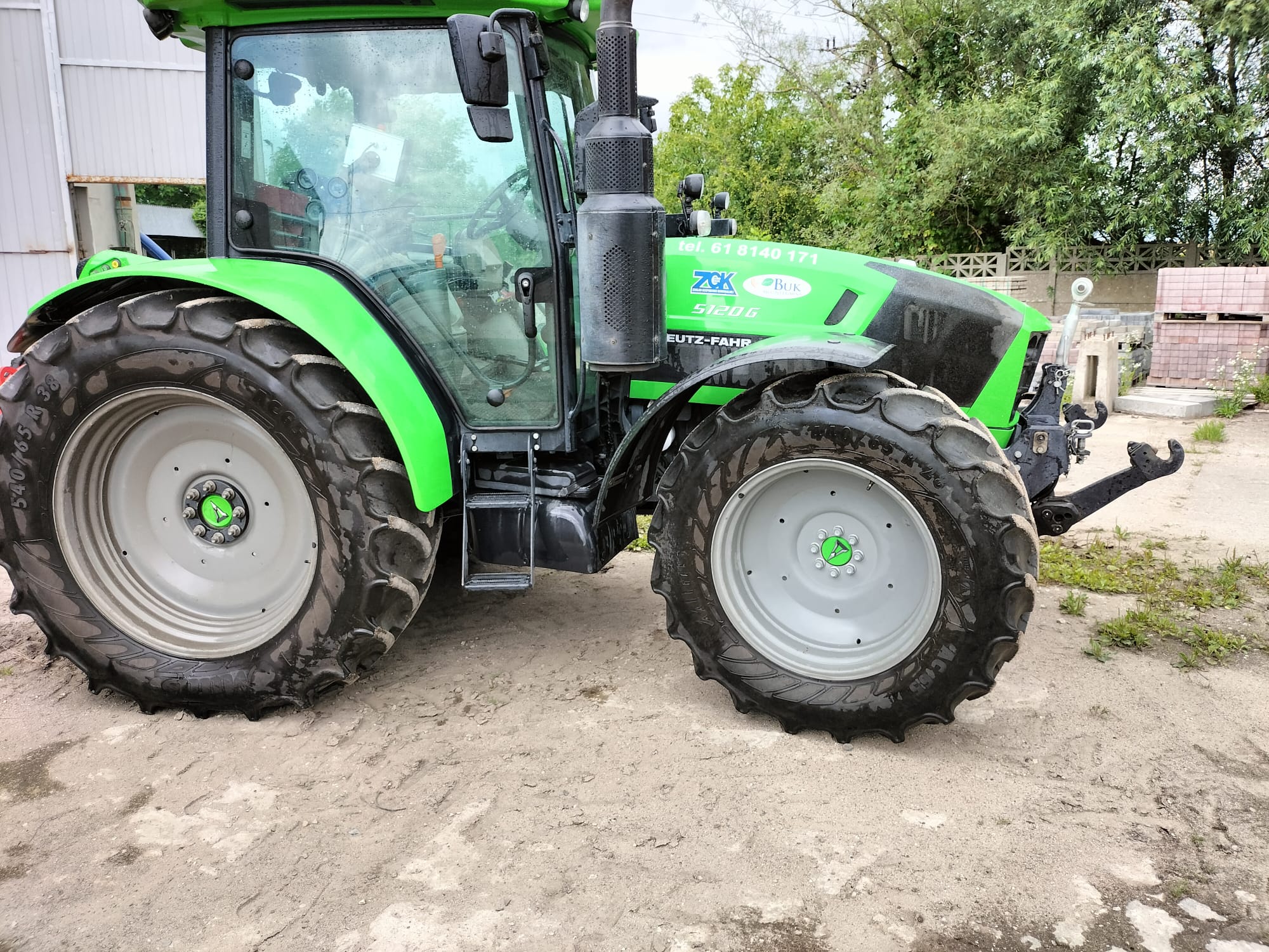 deutz-fahr-5120-g-01